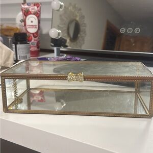 Glass jewelry holder